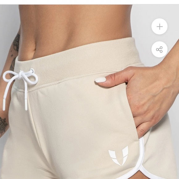 💛NWT- Firm Abs athletic shorts with liner - Picture 2 of 3